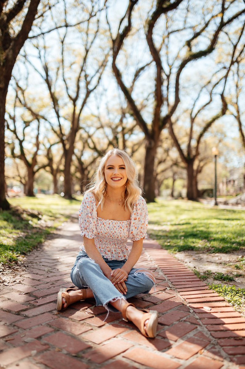 lindsparthum's tweet photo. Tested positive for senioritis 🎓💕😆#38days #seniorsunday https://t.co/26ZL5I7YH1