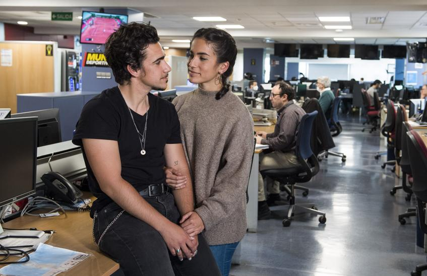CFOJuliaMedina's tweet photo. #EntrevistaMD 🏅 @hermidagonzalo y @itsjuliamedina pasaron por @OtroMundoMD para realizar una entrevista, un acústico y una sesión de fotos. 

¡Os dejamos con los enlaces!

📸 https://t.co/PBdKVW6Ys2
🎤 https://t.co/n6BbSi4QT2
📰 https://t.co/TCjdKS6gxv https://t.co/o2rIbcPyat