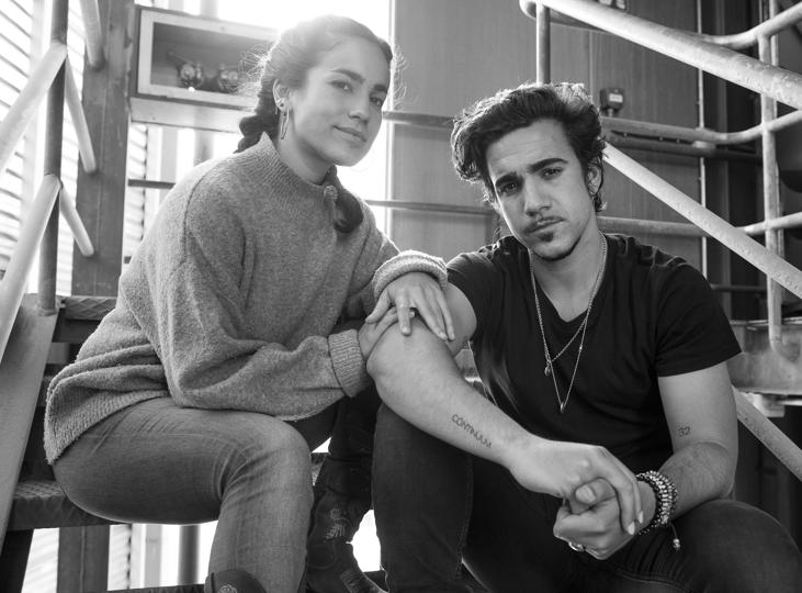 CFOJuliaMedina's tweet photo. #EntrevistaMD 🏅 @hermidagonzalo y @itsjuliamedina pasaron por @OtroMundoMD para realizar una entrevista, un acústico y una sesión de fotos. 

¡Os dejamos con los enlaces!

📸 https://t.co/PBdKVW6Ys2
🎤 https://t.co/n6BbSi4QT2
📰 https://t.co/TCjdKS6gxv https://t.co/o2rIbcPyat