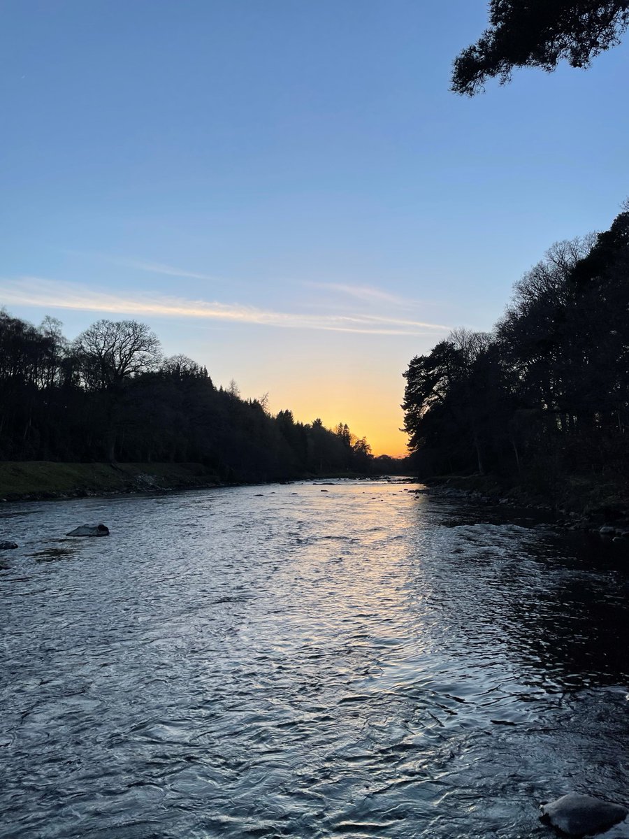 Another gorgeous North-east sunset, this time along the River Dee at Banchory🌅

#FitTaeDee #Aberdeenshire #Banchory