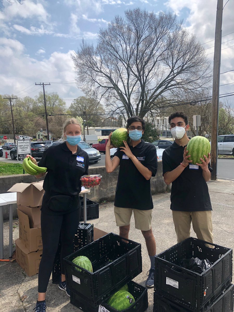 RailcareHealth's tweet photo. In March, Railcare Health was able to assist in the TEC Community Outreach event that provided services such as offering boxes of fresh produce, HIV and COVID-19 testing, and COVID-19 vaccinations. We look forward to continuing a partnership and working with them this month! https://t.co/ReIml62sfQ