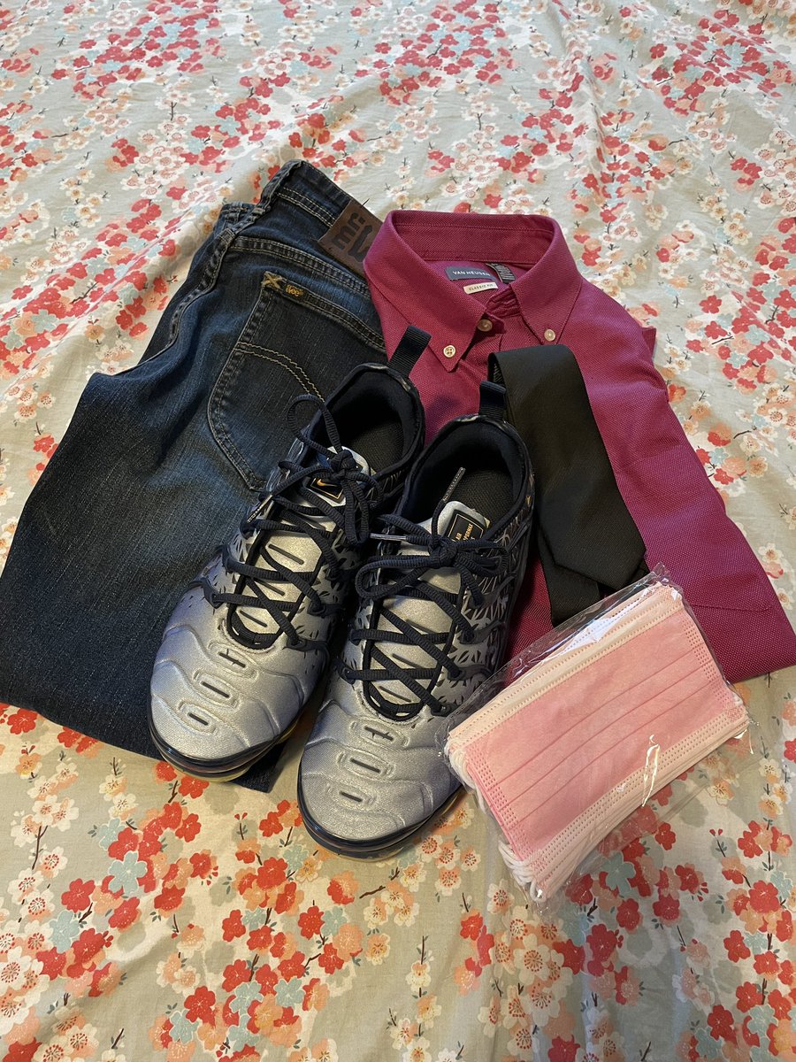 alla_calv's tweet photo. Got my first day of Hybrid learning outfit ready to go @HighlineSchools!
Mixture of professionalism and some personal swag. ๐
And of course safety!
#maskup #hybridlearning #firstdayoutfit https://t.co/F4ZR60kTJf