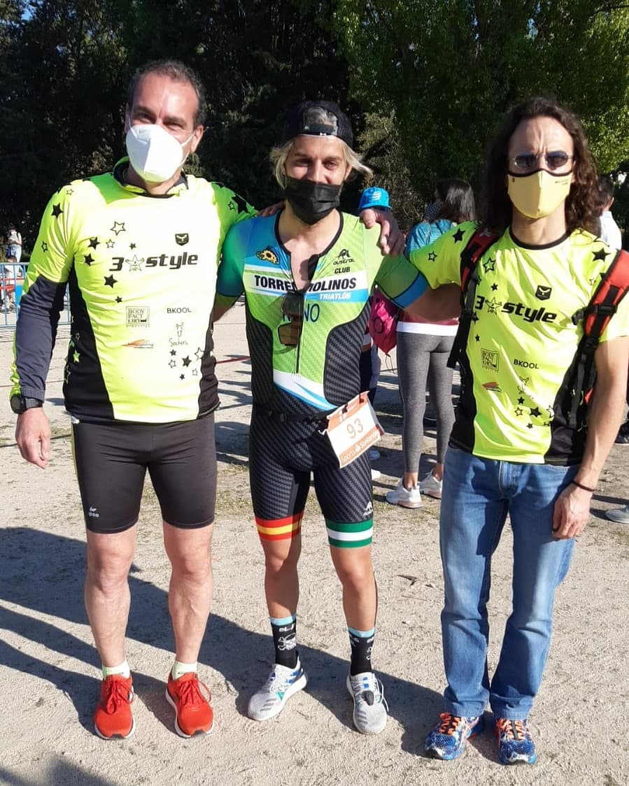 3styletriatlon's tweet photo. Fin de semana de duatlón ESPECTACULAR.

Ahí va nuestro particular podio:
🥇 Bautismo por todo lo alto de Luis y Ernesto.
🥈 Regreso de Javi y Luis después del dichoso 2020 en blanco.
🥉 Reencuentro con Kurty, Luis y Nano,  ex-3Style a los que se echa muuuucho de menos.

⬇️(sigue) https://t.co/33hvEot2s6