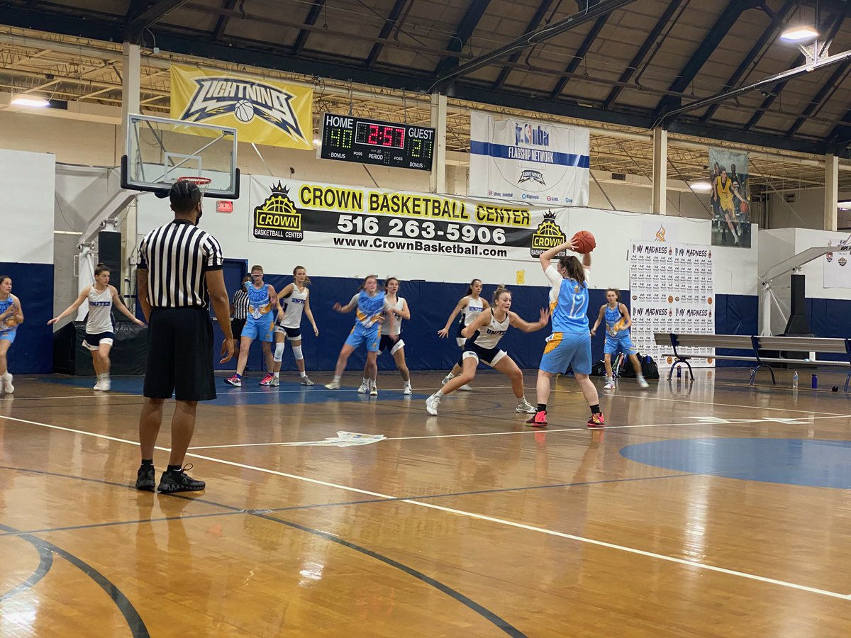 unitedNJaau's tweet photo. 16u Platinum end the weekend with a double digit win v Athenas Gold. They went 2-2 in the 17u division this weekend playing some great competition. Some very impressive showings at the Lightning Challenge. https://t.co/QI2wcmDxP8