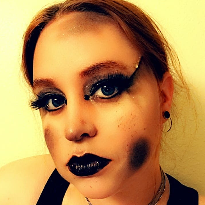 CapAmericaTeach's tweet photo. Finally back to #sundaymakeupfunday 
This week was Hunger Games looks! I chose #District12 #miningdistrict
Check out my friends' looks: 
@theannettles @raeannethehufflepuff @no_ixmari https://t.co/M6dIlWpO17