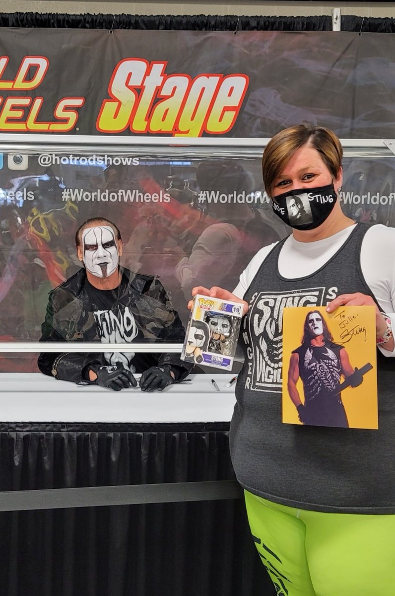 Juliesummers2's tweet photo. @Sting @HotRodShows Meeting Sting has been on my bucket list for along time. Sting your an awesome guy.  Thanks for the autographs. My kids loved Meeting you. https://t.co/EHCfz1fXSy