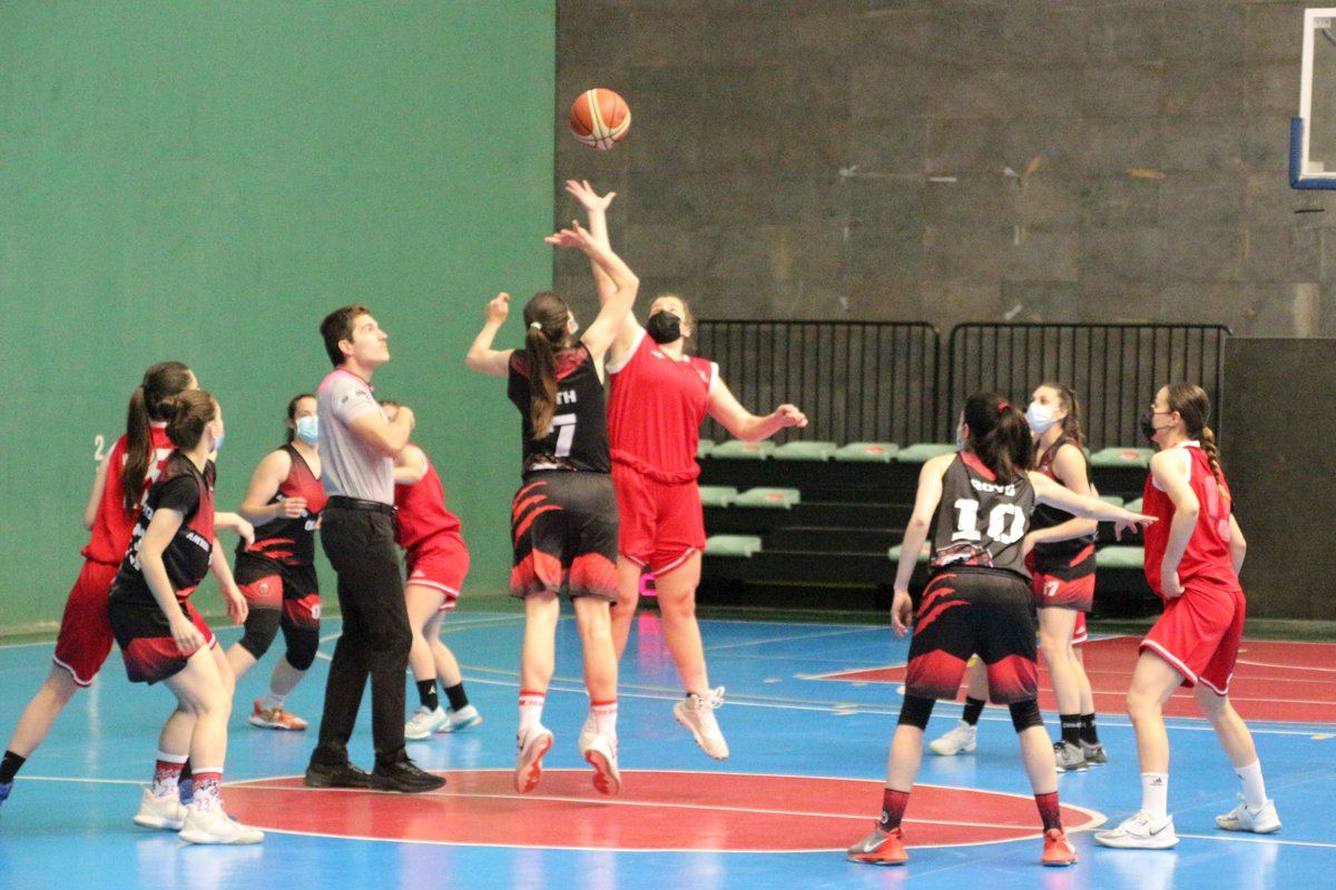 BasketVenecia's tweet photo. Primera Nacional Femenina A2 43-64 @AntiguoBoscos Las ganas y deseo de hacerlo bien se convierte en ansiedad y errores continuos en ataque y sobre todo en defensa en el tercer cuarto. El carácter competitivo del equipo hace que no bajemos brazos y hagamos un buen último cuarto. https://t.co/G3JD71jpMp