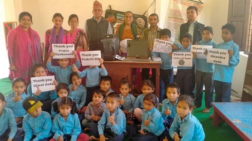 Sudarsh07847591's tweet photo. It was a long struggling and inspiring journey of a science addict from that small school  to @criparis
Waking up every early morning to teach these little kids of same school to dream science is going to be fun. Thank you  #GyaNamuna  Project team and @openlifesci https://t.co/IuGZkv3WCu