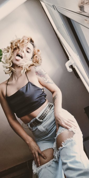 You tryna cast spells on a bitch with potions, baby I need devotion. https://t.co/yiSXz4X8a2