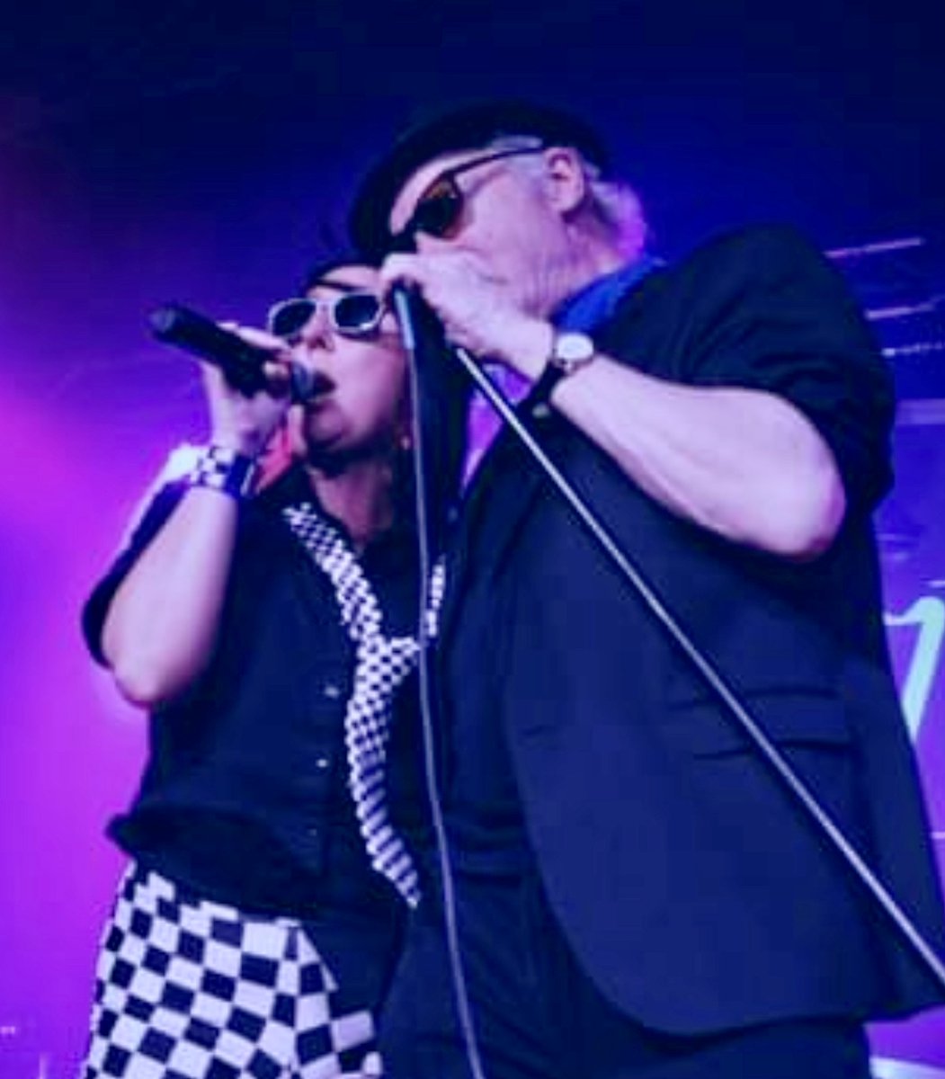 The M80s’ rockin’ vocalist, <a href="/StockCarrie/">Carrie LeeAnn Stock</a> with Tommy Tutone <a href="/Knuckleheadskc/">Knuckleheads</a>