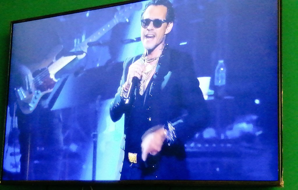 _franlatorre's tweet photo. Siempre es un placer verte y escucharte #MarcAnthonyUnaNoche @MarcAnthony ❤️
🎶🎵 Hasta ayer... 😍 https://t.co/0wgLXydFwV