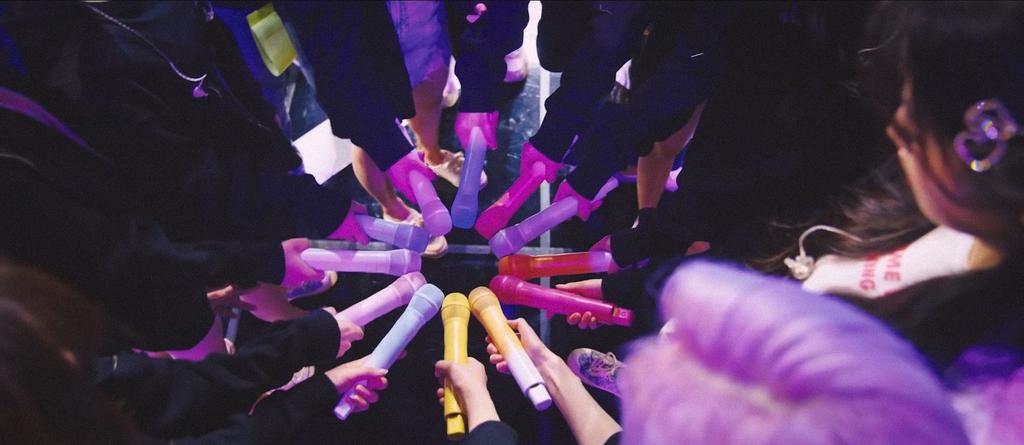 AmberMochiiiii's tweet photo. I love you, I'll be with you in our parallel universe. 
#AcrossParallelLines
#새로운_시작_평행우주 https://t.co/hnjDzBuzeI