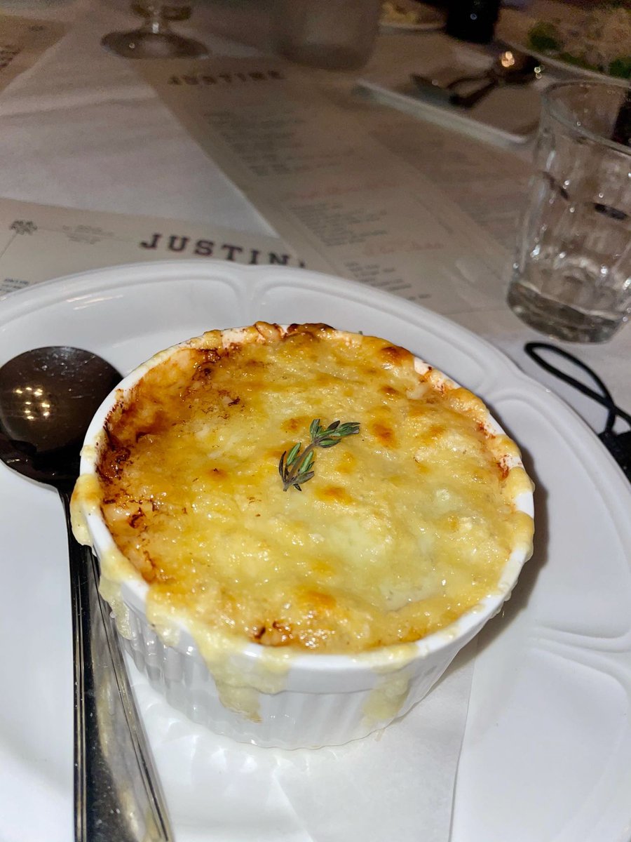 thebigeatsy's tweet image. 😴😴DREAMING ABOUT THIS SPREAD FROM JUSTINE😋😋😋#macncheese #chocolate #eats #food #soup #yum #foodie #thebigEATSy
