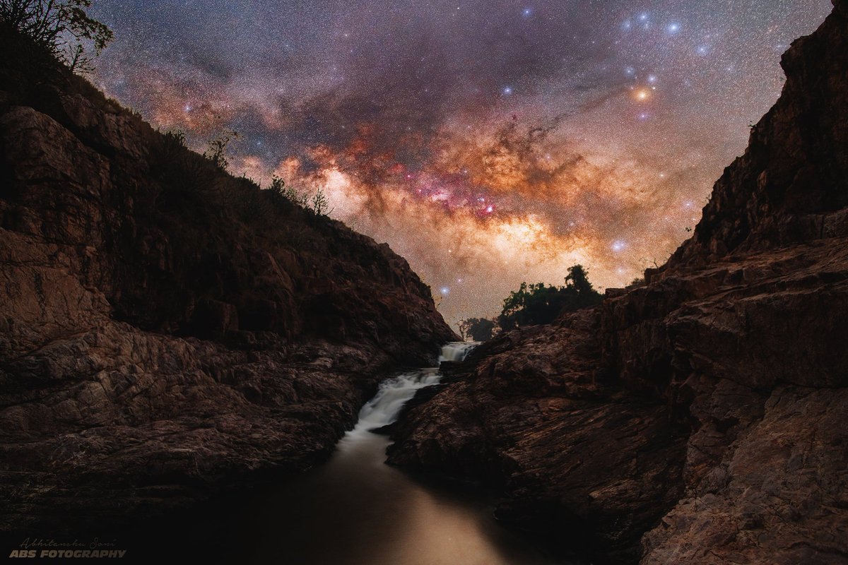 abhitanshu's tweet image. #Nightscape #milkyway #composte #stacked #artisticphotography