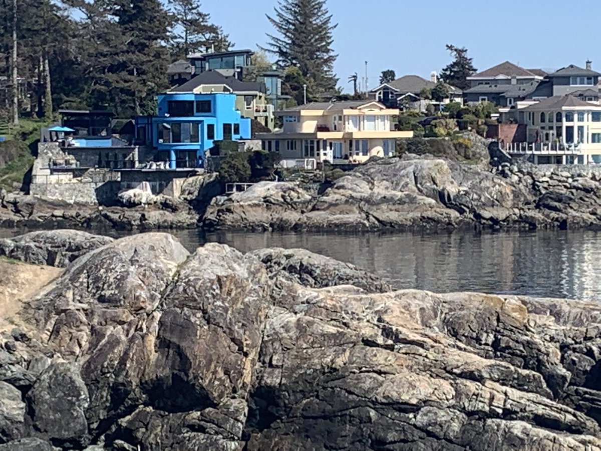 _jeremy_sch's tweet photo. Blue house at #saxepoint https://t.co/o1KfLm7Tk3