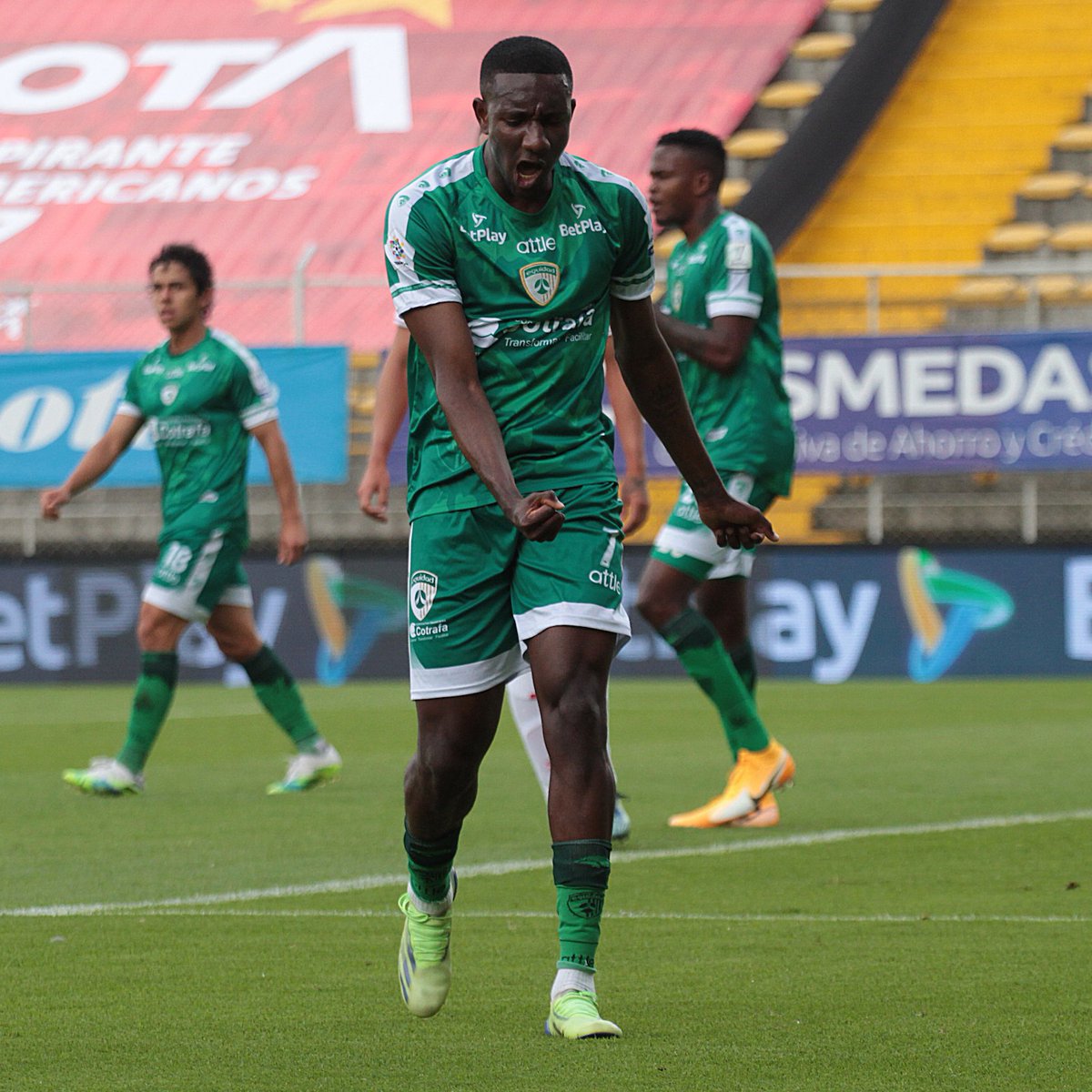 Se acabó el todos contra todos, <a href="/SantaFe/">Independiente Santa Fe</a> terminó 2° tras derrotar a <a href="/Equidadfutbol/">Interbogotaoficial</a> que terminó 6°. <a href="/MillosFCoficial/">Millonarios FC</a> culminó 3° tras vencer al Cali. Los dos históricos de Bogotá garantizaron ser cabeza de serie para los cuartos de final.