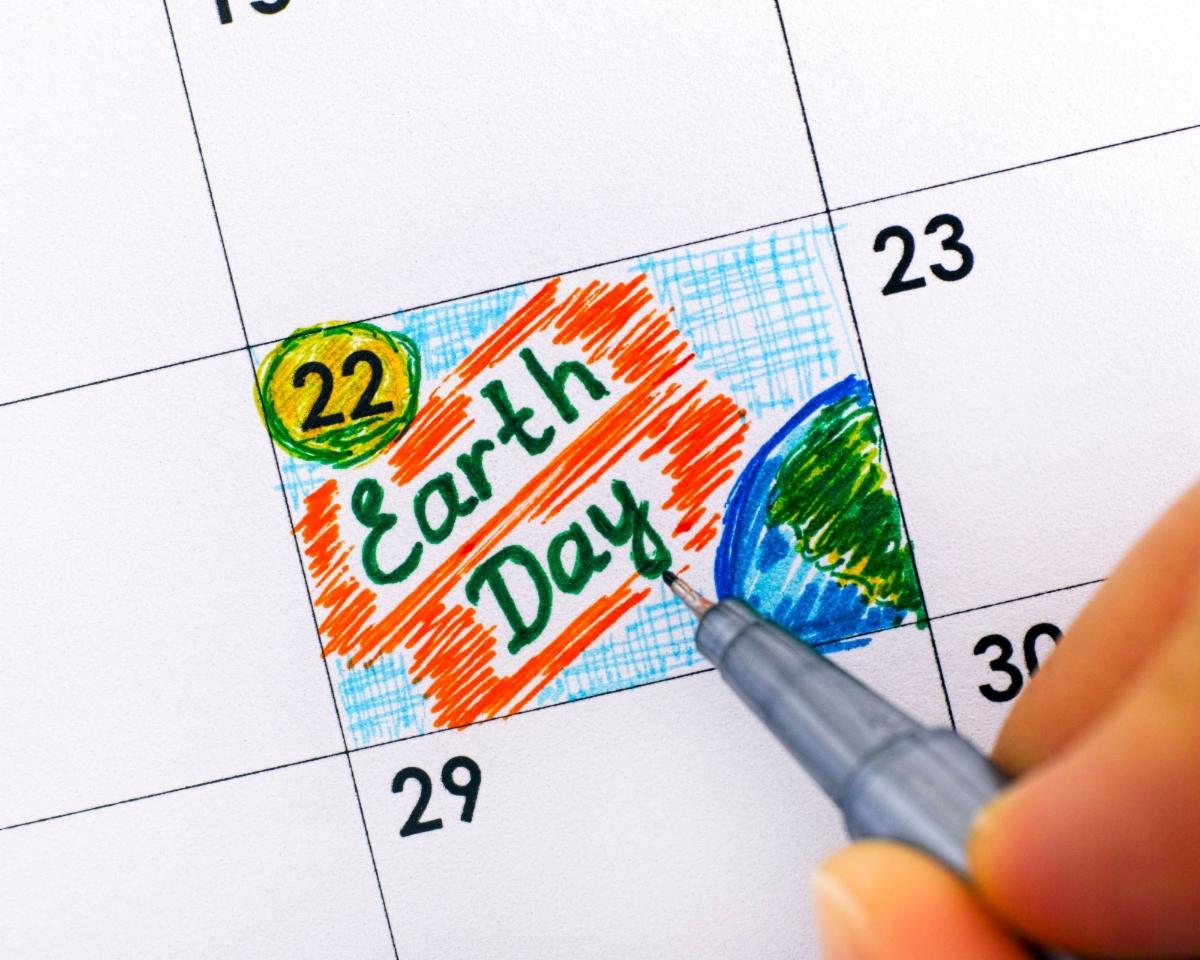 EARTH DAY! Living a Greener Life conta.cc/3eex0AG