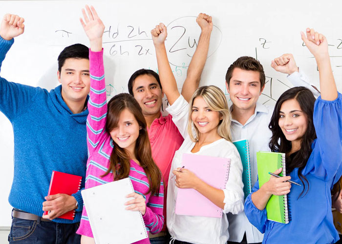 DoxsonEnglish's tweet photo. Don't delay your plans &amp; Join our online #IELTS and #GeneralEnglish courses at #Doxson_Education 
#SaudiArabia #Kuwait #Qatar2022 
#StudyEnglish #LearnEnglish #Online #OnlineExams
info@doxson.net https://t.co/ws54hXkkaB