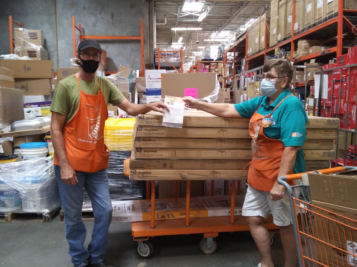 Micheal in #28 is a true new assist to the 0248 family. Jumps right in and does what needs to be done, customer service, filling the shelfs and whatever else needs to do done. So today I awarded him his first Homer. Thank you Micheal for all you do.