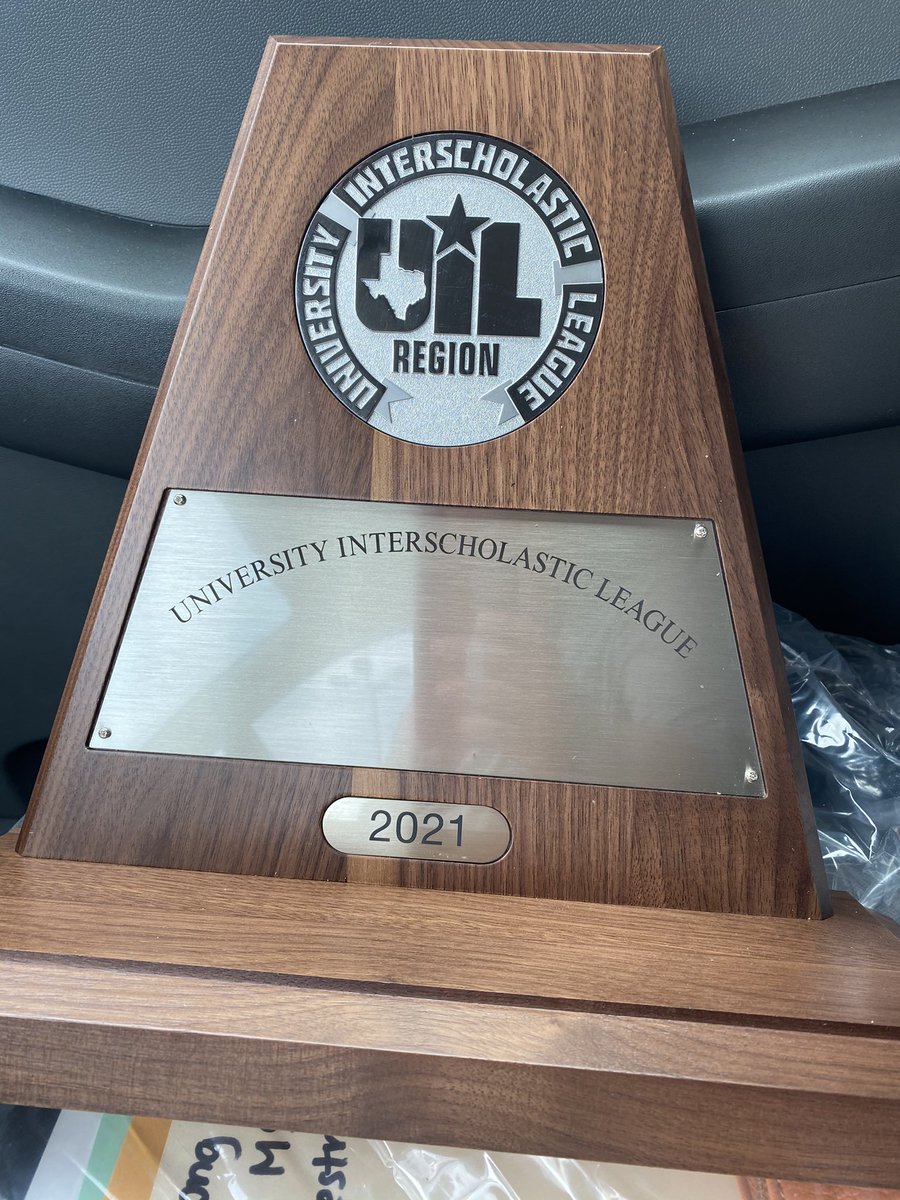 kahlamsorch's tweet photo. What a great year for @kahlams Orchestra! We worked hard and the kids did great!! Can’t wait to tell them about their success on Monday. We earned our Varsity Sweepstakes trophy! #orchestralife #LandM @MimiWong_05 @virgil_maddox https://t.co/SERUcITUsZ