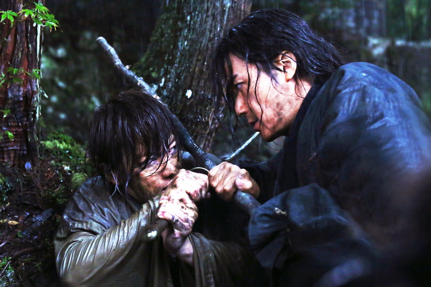 映画 るろうに剣心 最終章 公式アカウント Roadtokenshin 第8章更新 福山雅治 さん演じる剣心 の師匠 比古との壮絶アクション 貴重なメイキングを公開 るろうに剣心 伝説の最期編 は1週間限定上映中 佐藤健 さん公式youtubeにて配信中