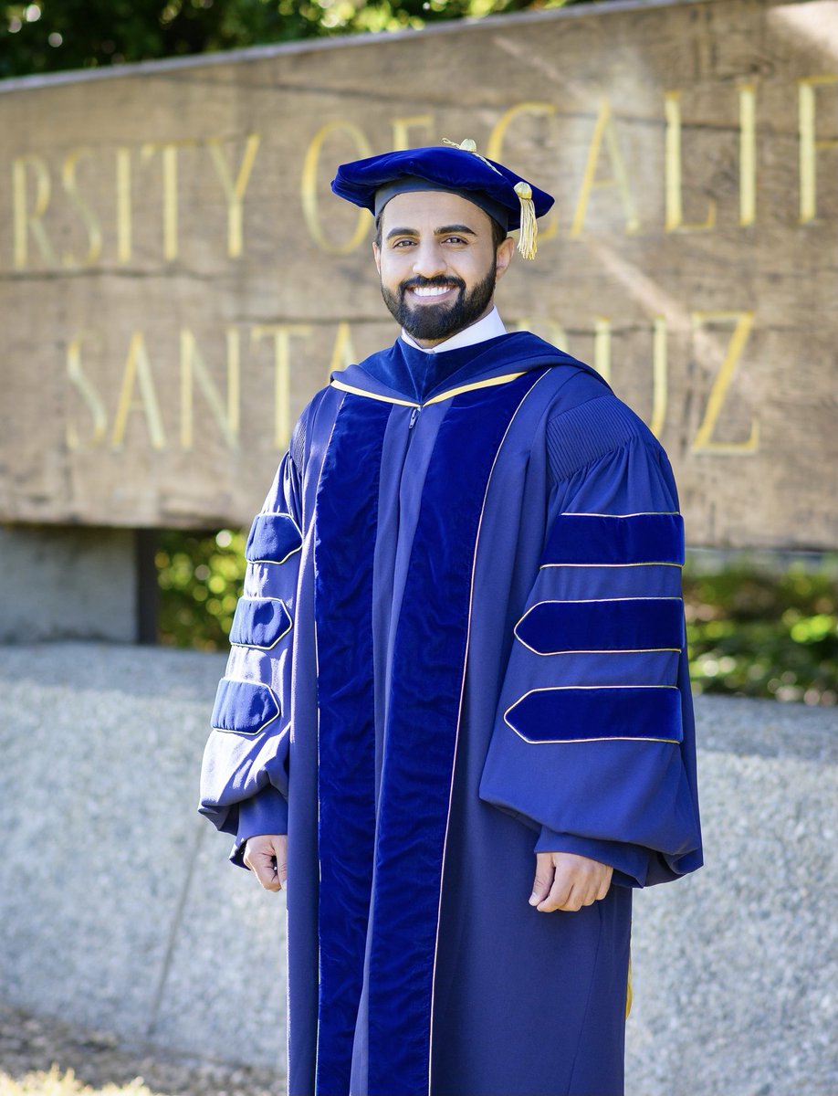 الحمدلله تم الانتهاء من مناقشة رسالة الدكتوراه بنجاح وحصولي على الدكتوراه في مجال هندسة الحاسب من جامعة UCSC. الرسالة كانت بعنوان "تطوير البنية التحتيه لشبكات الانترنت". الحمدلله الرسالة نشرت في عدة مؤتمرات وتم رفع عدة براءات اختراعات لها. 

الشكر موصول لكل من ساهمَ في هذا النجاح