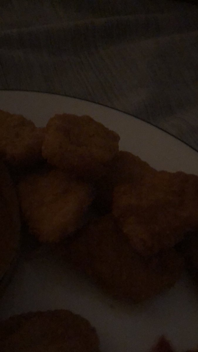 freeivldemon's tweet photo. So called โchickenโ nuggets lol #chickenreport https://t.co/swLgyGlRq0