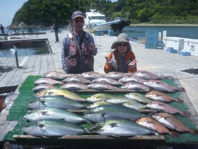 釣り大好き 最新釣果情報 和歌山県中部 釣堀 紀州 大影さん夫妻 大漁です 潮は濁りが入っていましたが 今日もシマアジはかなり浅めのタナで釣れていたようです 最近はマダイの釣果が後半で良く伸びています T Co Nulv3ssgbe 釣り大好き 最新釣果情報 和歌山県中部 釣堀 紀州 大影さん夫妻 大漁です 潮は濁りが入っていましたが 今日もシマアジはかなり浅めのタナで釣れていたようです 最近はマダイの釣果が後半で良く伸びています T Co Nulv3ssgbe