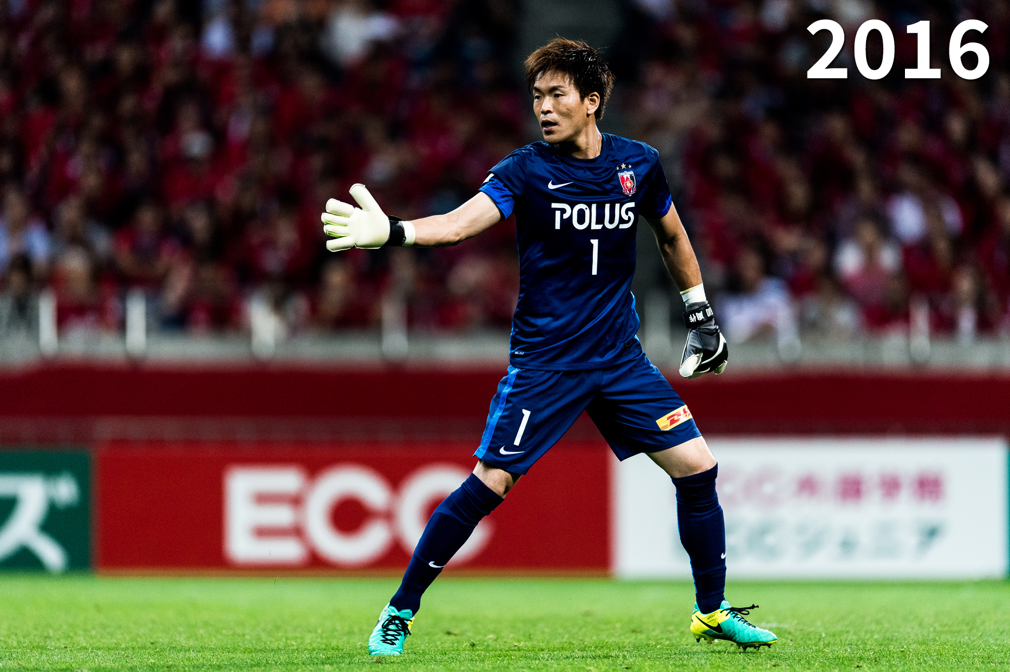 浦和レッズオフィシャル 14 21 西川周作 14年に完全移籍で 浦和レッズ 加入後 ゴールを守り続け8年目でj1リーグ247試合に出場 そして 4 18のc大阪戦で達成したj1リーグ500試合出場 浦和レッズでの各シーズンを写真で振り返ろう