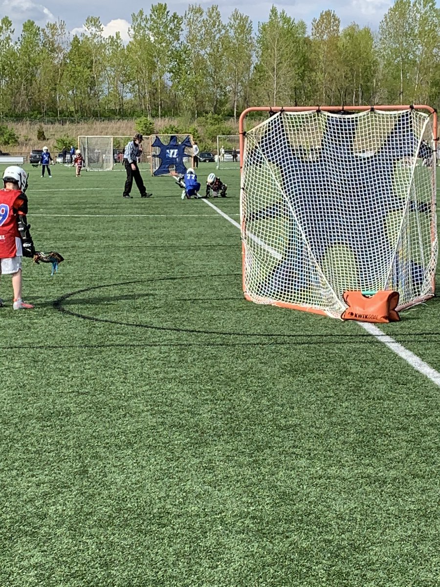 CarrieGarciaBe1's tweet photo. Justin did his first face off at the lacrosse game. #jeffcobluejaylax #futureface-offguy https://t.co/Hlj0UvQTLj