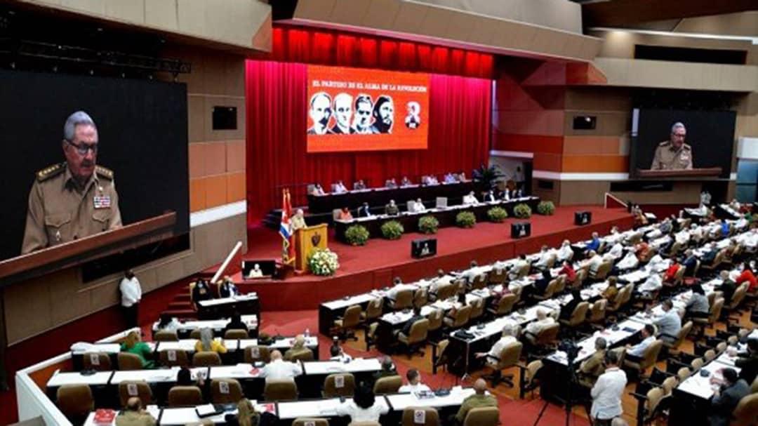 NicolasMaduro's tweet photo. Extraordinario informe del General de los Ejércitos, Raúl Castro, ante el Congreso del Partido Comunista de Cuba, trazando líneas estratégicas hacia los años venideros de la Revolución Cubana. Raúl entrega a una nueva generación de gran calidad ética, moral y antiimperialista. https://t.co/Ktr1BVViK3