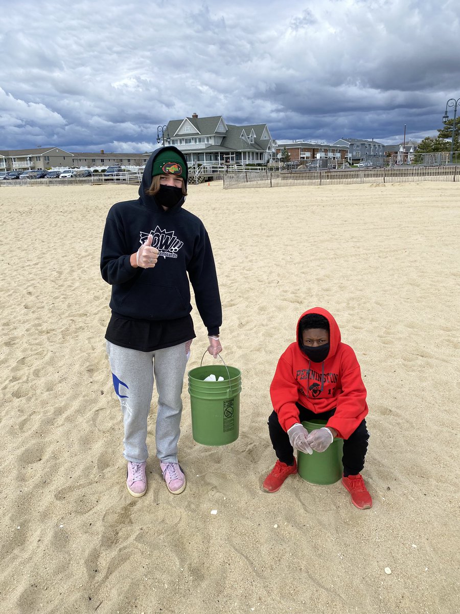 TPS_ResLife's tweet photo. @tps_news On Saturday, some of our students participated in Clean Ocean Action’s Spring Beach Sweep! Great job, everyone! #TPSResLife https://t.co/WnmoOM23L6