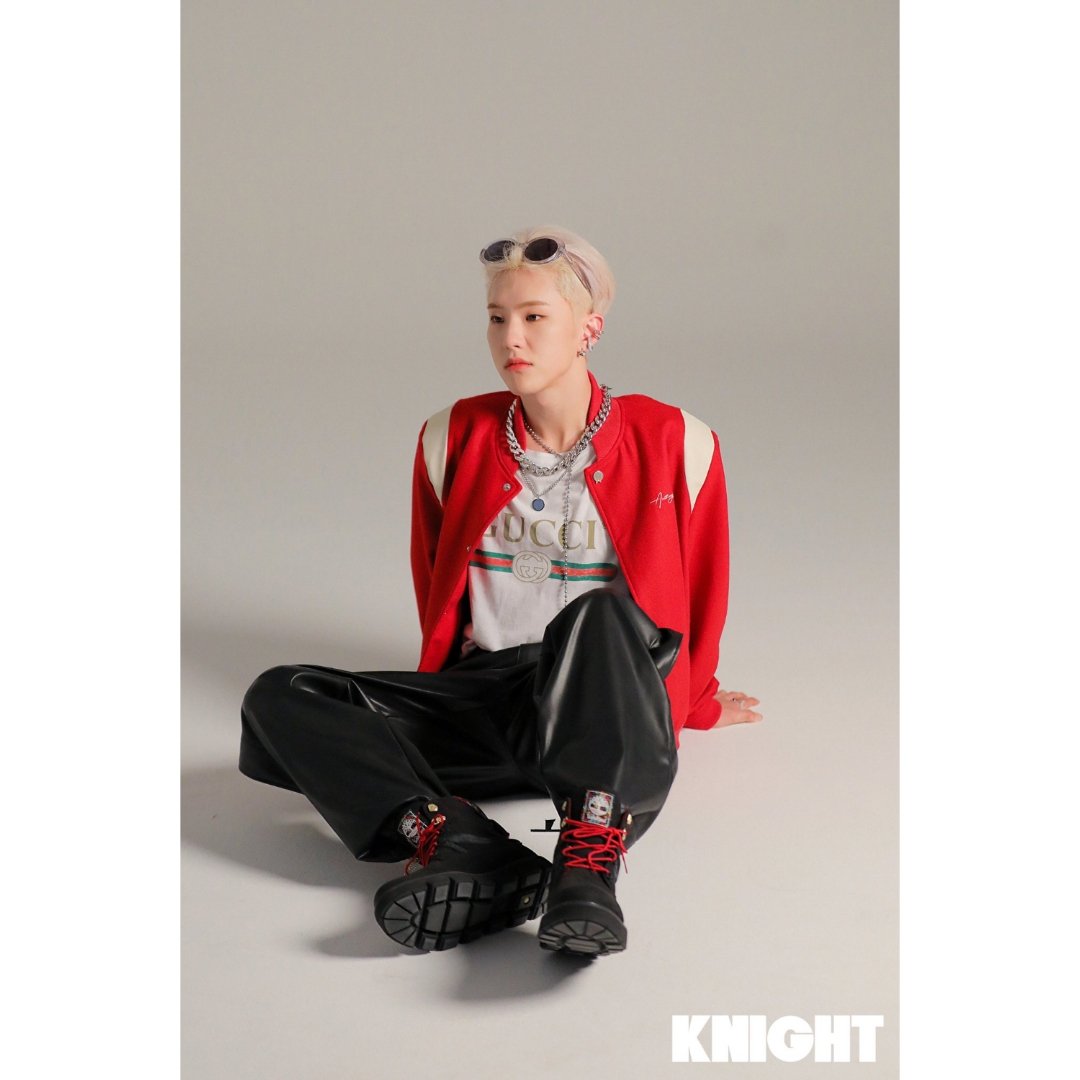 17HoshiChile's tweet photo. [IMG • 210413] Actualización de la revista KNIGHT en Weibo con fotografías del detrás de escenas de la sesión  fotográfica de #HOSHI {5}. 🎨

#세븐틴 #SEVENTEEN #호시 @pledis_17
vía. SVTGlobal https://t.co/xcnAF1NTtk