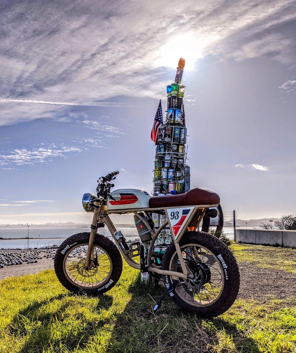 “If they don’t make you Glow, Glow alone.” -MB⚡️ #michaelblast #outsider #ebikes #ebike 

MB Crew 📸 
michaelblast.com.au