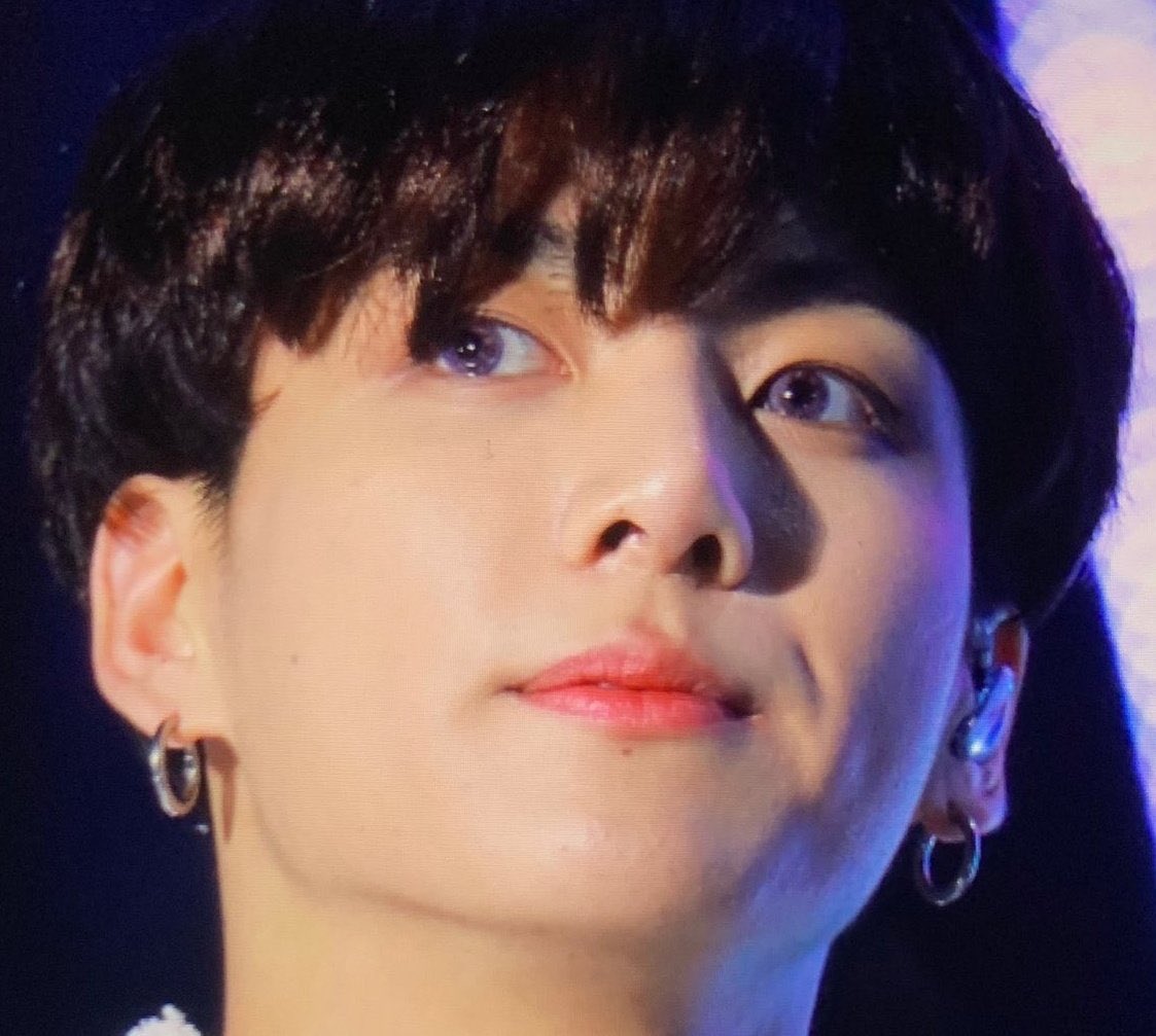 Your eyes holds the whole galaxy. A thread of Jungkook's eyes ~