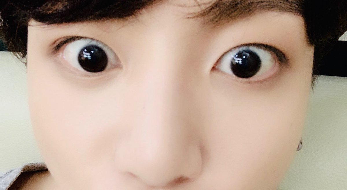 Your eyes holds the whole galaxy. A thread of Jungkook's eyes ~