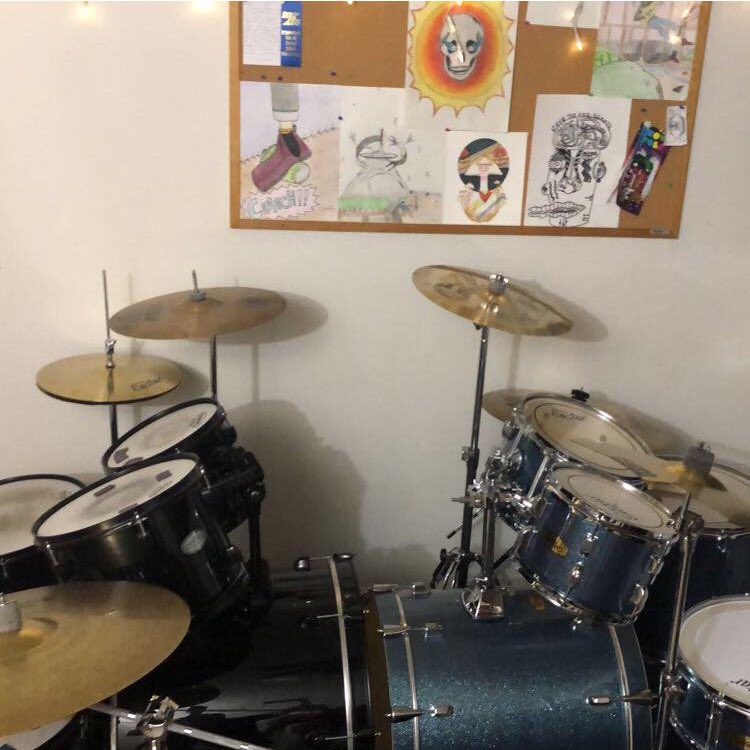 GiantsRay's tweet image. day 4 of @GoochDolphin teaching me drums