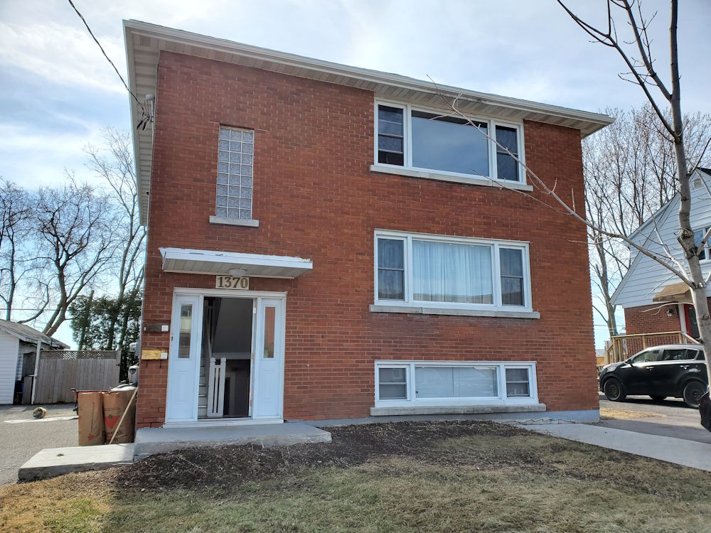 AlbaHomeS's tweet photo. Upgrade

The customer hired Alba Home Services to do a renovation project of the front entrance and add some curb appeal to this triplex on 1370 Kingston Ave. The building is approximately thirty years old so it was time for a face-lift. https://t.co/Zhw0TmsYb7