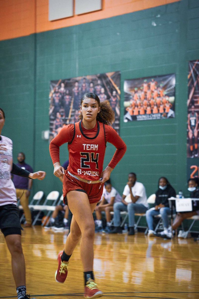 NikiahChesterf1's tweet image. had a great weekend w/ my girls in Birmingham , went 3-0 !! this is just the beginning ❤️ #WARREADYY