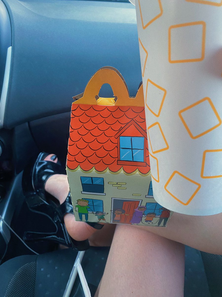 slayyyter's tweet image. i got a haircut and also a happi meal