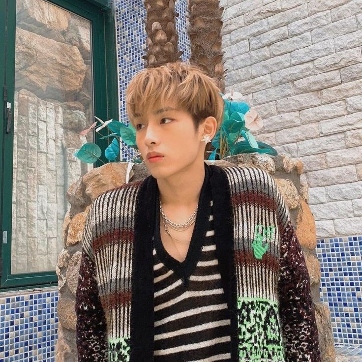 winwin_b0t's tweet photo. —(••÷[💛Hola soy winwinbot
Si dices mi nombre o me @ estaré ahí para ti (en un tiempo razonable)

Recuerda que winwin y los neo te quieren mucho 💛]÷••)— https://t.co/rhXNfvWicc