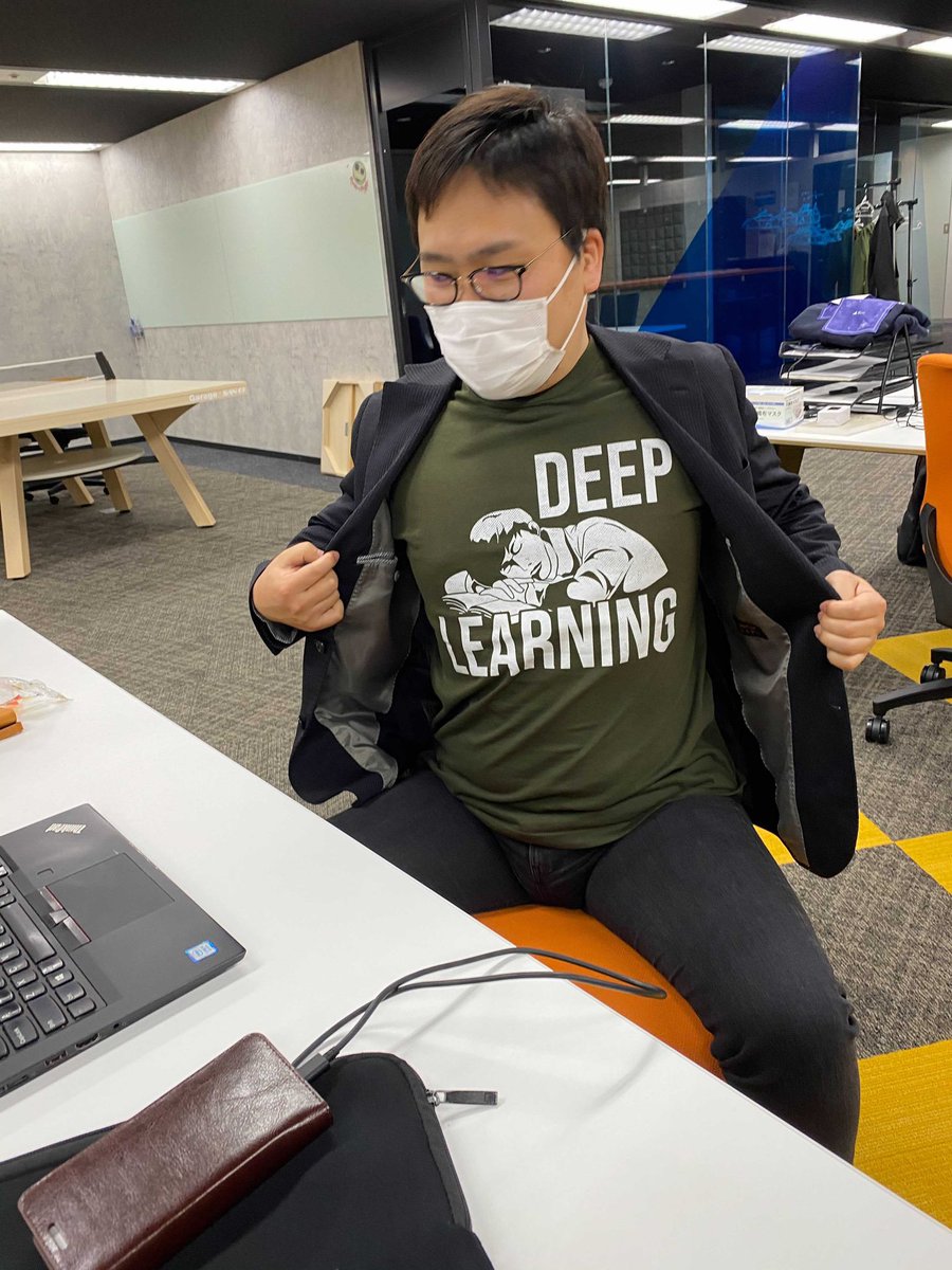 Rist201681's tweet image. その日の副社長の #本日のコーデ
DEEP LEARNIG Tシャツ！
どこに売ってるんしょうかね🤣

#DeepLearnig を軸とした #AI開発 行なっています #株式会社Rist