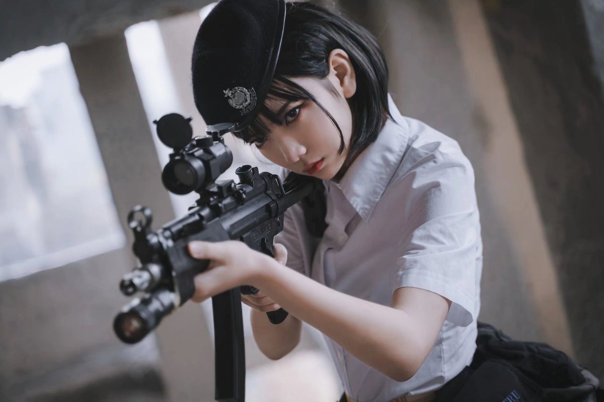 大吉岭的地狱热线on Twitter 女の子に銃持たせるの好きゾ 武装jk