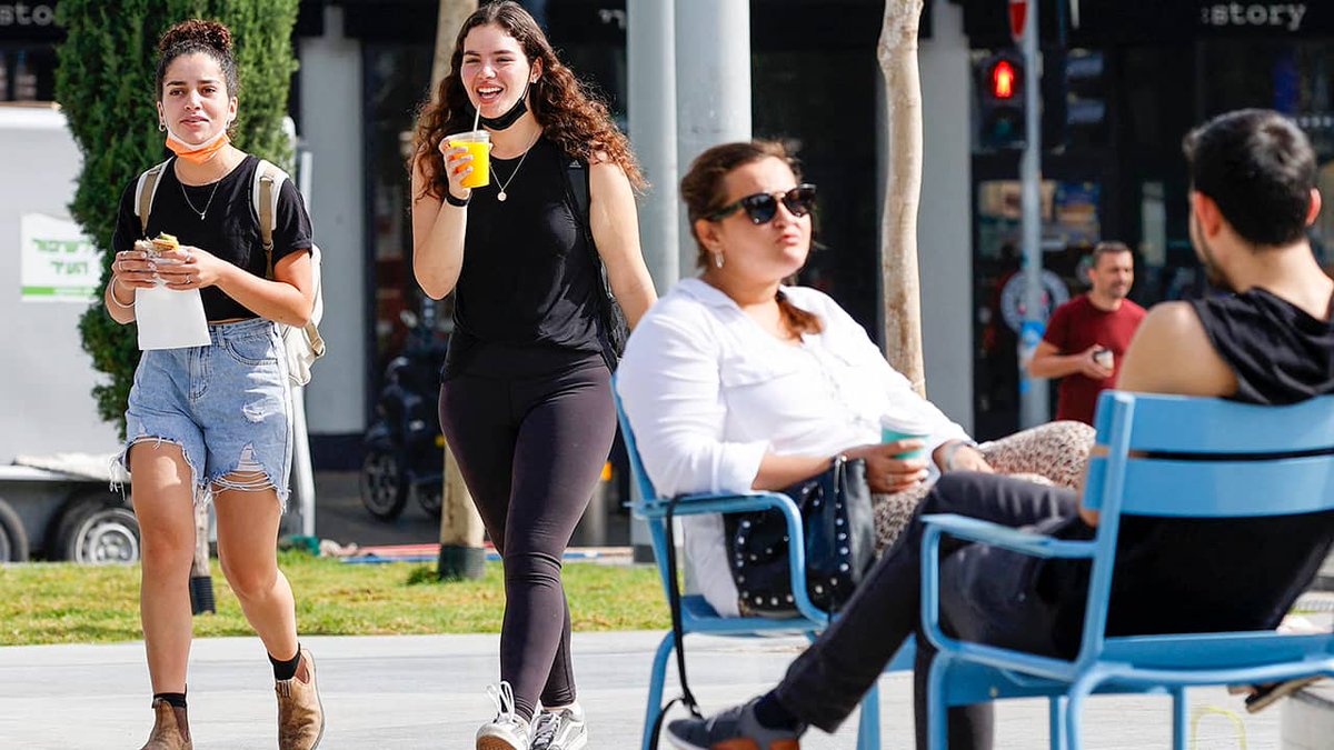 sirotek's tweet image. อิสราเอลยุติคำสั่งให้ประชาชนสวมหน้ากากในที่สาธารณะ-เปิดเรียนเต็มรูปแบบ- พฤษภาคมเปิดประเทศรับนักท่องเที่ยวที่ฉีดวัคซีนแล้ว ไม่ต้องประกาศ "อิสราเอลชนะ" แต่ฉีดวัคซีนไฟเซอร์ให้ 53% จากประชากร 9.3 ล้าน ส่วนไทยประกาศ "ไทยชนะ" โดยนายกอ่านชื่อวัคซีนไม่ออก และโควิดระบาดสองครั้งจากต้นปี 64