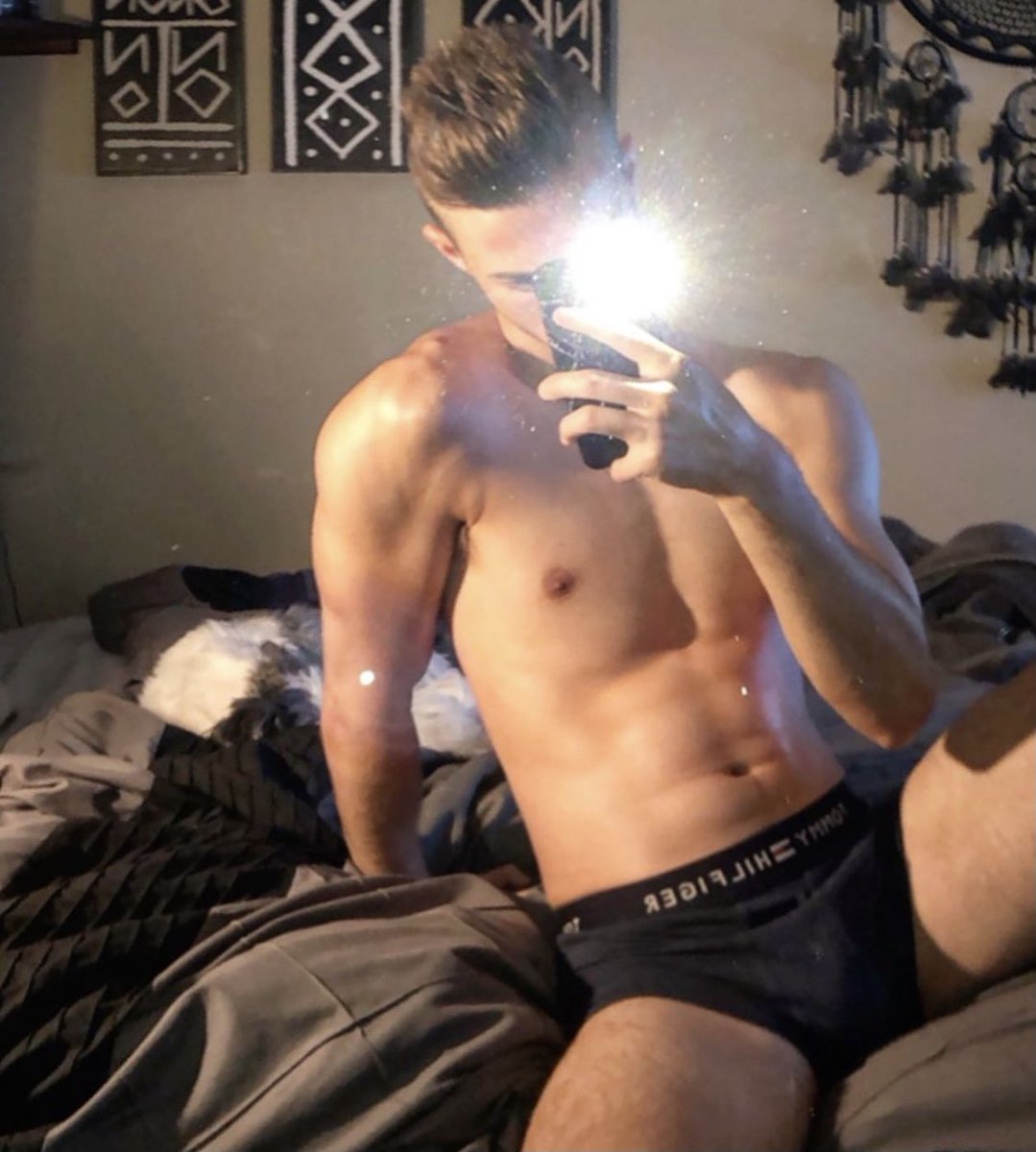 liamwillhelm's tweet photo. I dare you to RT this 😈🖲 https://t.co/jPWkjuckHx
