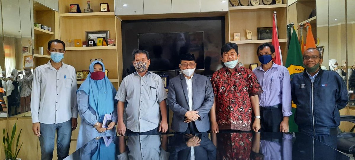 unibabpn's tweet photo. Breaking News
.
Pagi ini Rektor Universitas Balikpapan Dr.Isradi Zainal menerima kunjungan audiensi dari Politeknik Negeri Samarinda Jurusan Teknik Elektro terkait penjajakan kerjasama.
.

https://t.co/NImLAsw54N https://t.co/QJuxLAJr2n