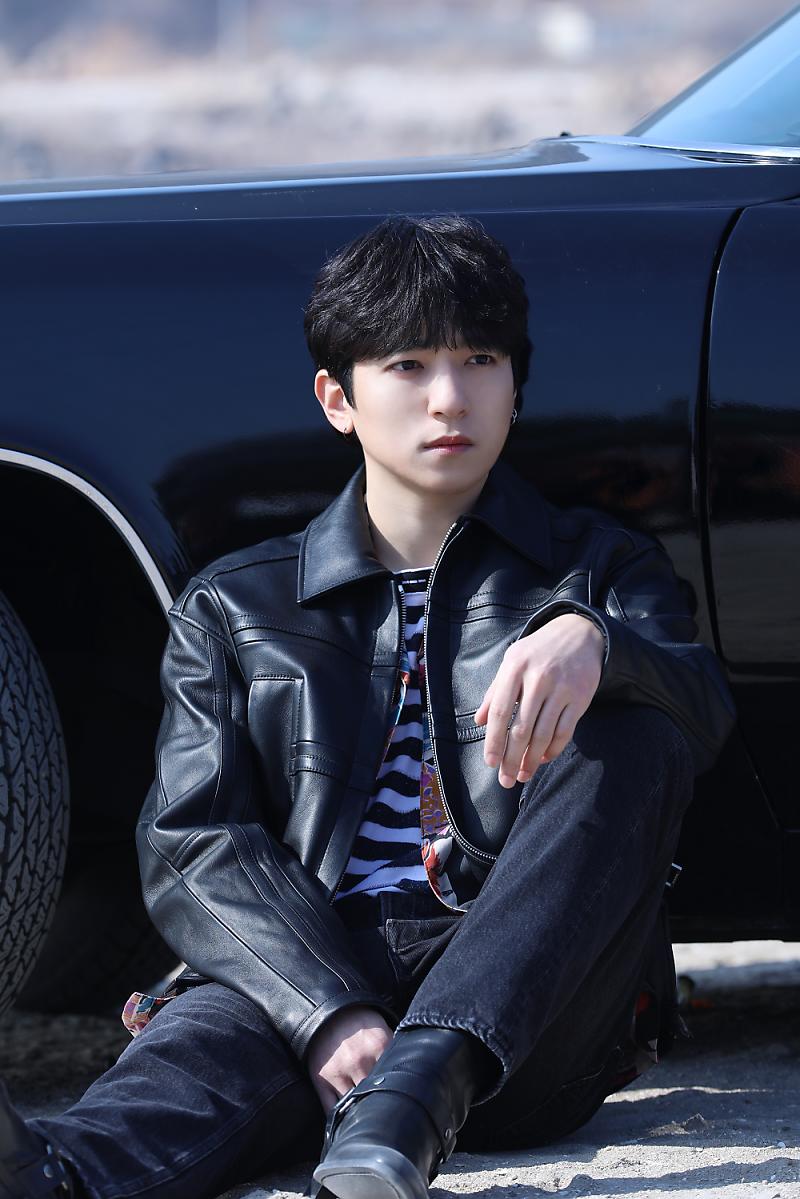BOB__archive's tweet photo. The Book of Us : Negentropy
#성진 #SUNGJIN https://t.co/0JVd0dC4tN