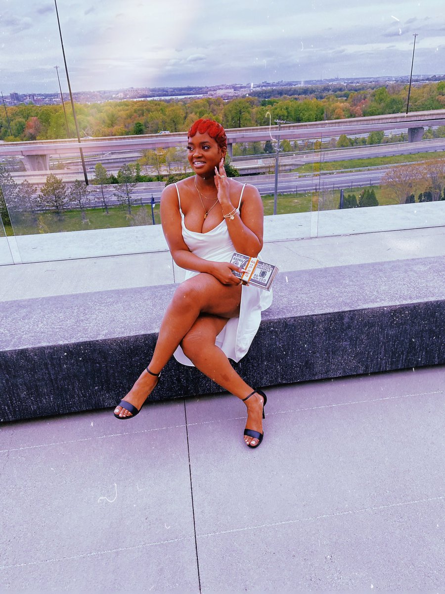 KayyModel's tweet photo. Birthday was great 🎉🍾❤️ https://t.co/4410C7oDNe