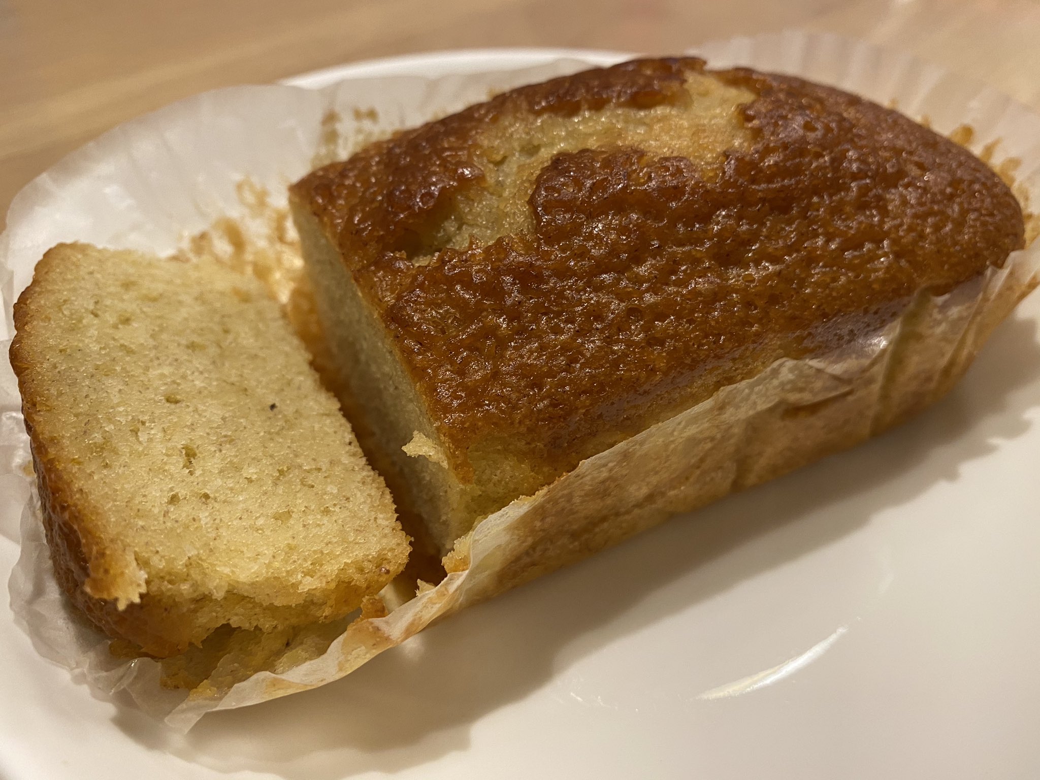 Nezumama 宮古島のバナナケーキ とっても美味しいのでオススメします バナナとバターの香りがたまりません 小禄イオンで買えます 那覇に行く方はぜひ T Co Wmsziqxhn9 バナナケーキ 宮古島 小禄イオン 那覇 T Co 2wsegxhbwg