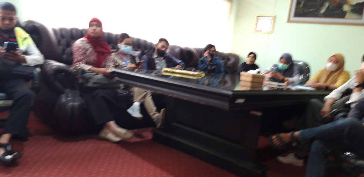 Rapat bersama Sekretaris Dinas Koperasi dan UKM Prov.Sulawesi Tengah, Konsultan,  Satgas  Pengawas Koperasi  dan PPTK Dana Dekon membahas pelaksanaan monev Kegiatan Prioritas Dana Dekonsentrasi Kemenkop dan UKM Tahun 2020
#depcoop
#penyuluhkoperasi 
#ppklkemenkopri 
#ppklsulteng